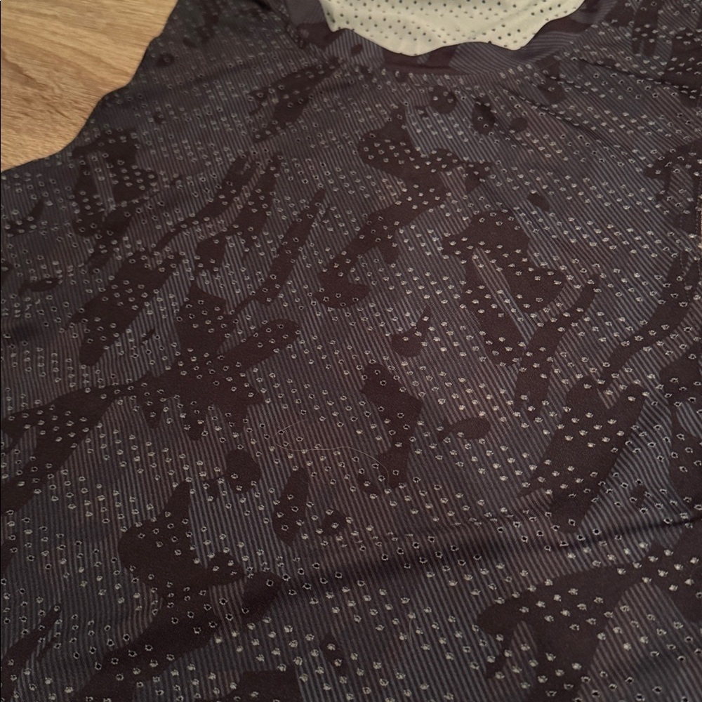 Zyia Top - Picture 2 of 3